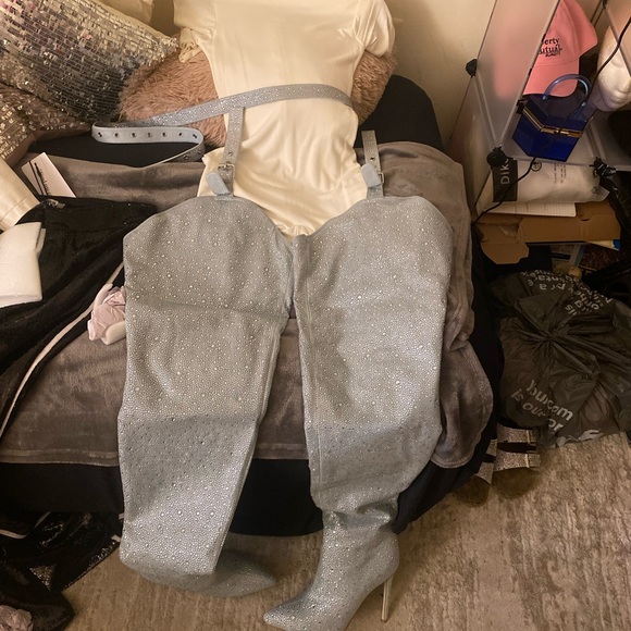 AKIRA Silver Heeled Boots - Picture 3 of 5